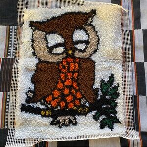 Vintage 70’s Latch Hook sleepy Owl wall hanging folk art. Large. 26”x 20”